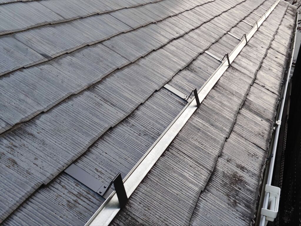 採色スレート屋根用雪止め金具