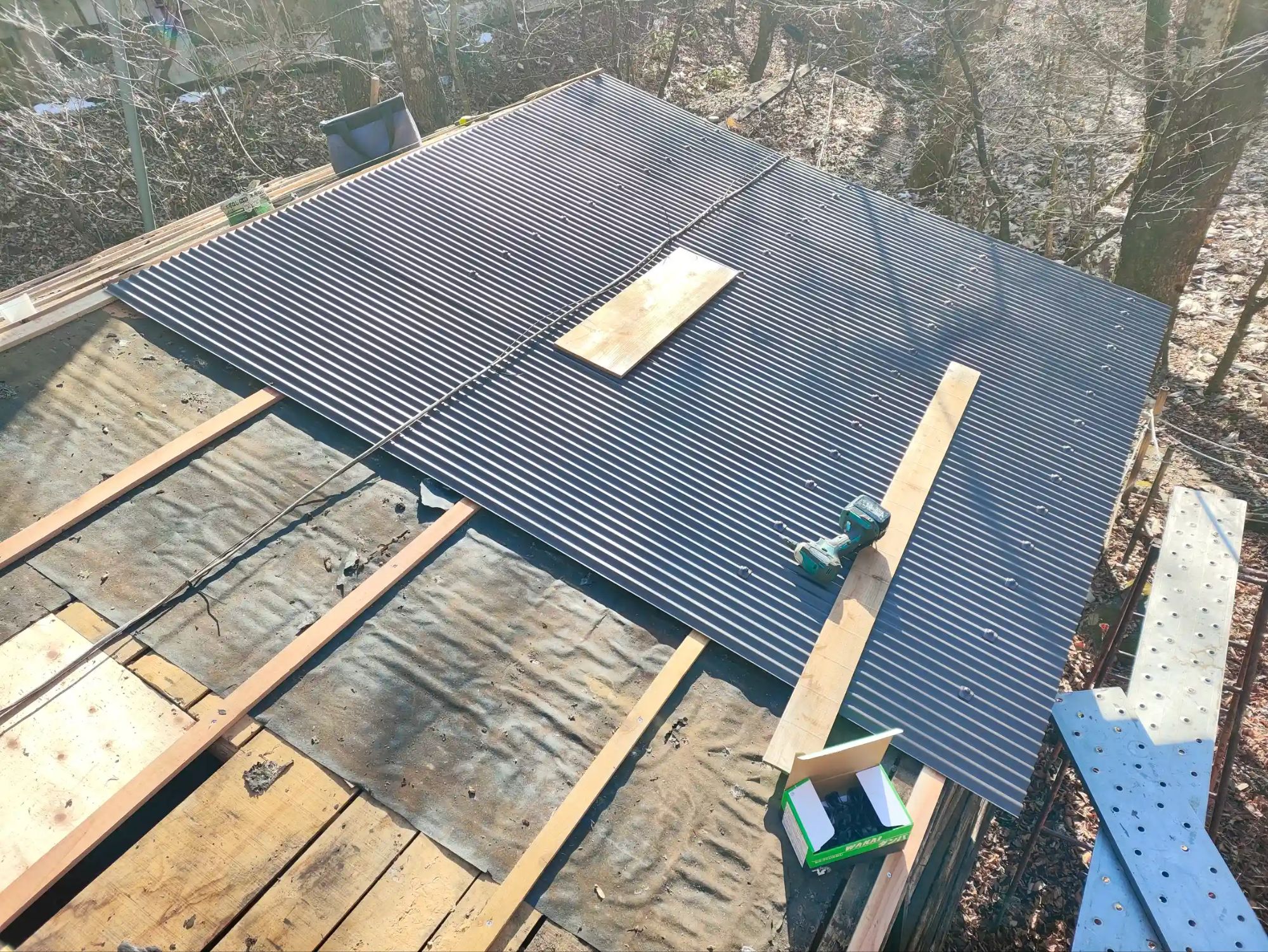 ナミイタ張り替え開始